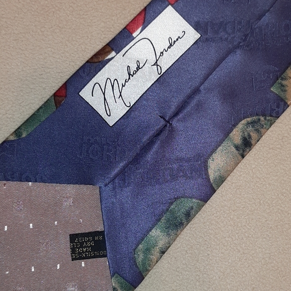 Michael Jordan Neck Tie - Picture 5 of 6